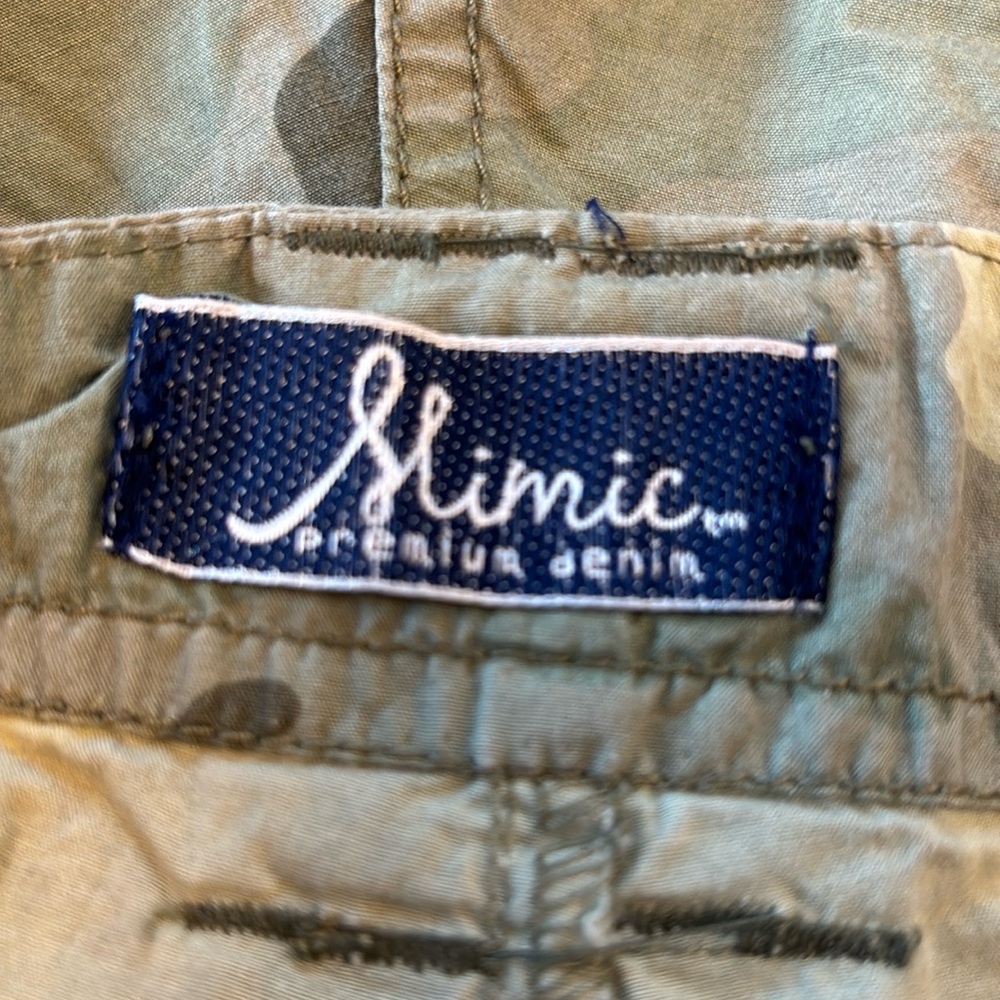 3/$20 Slimic Camo Shorts - Picture 8 of 9